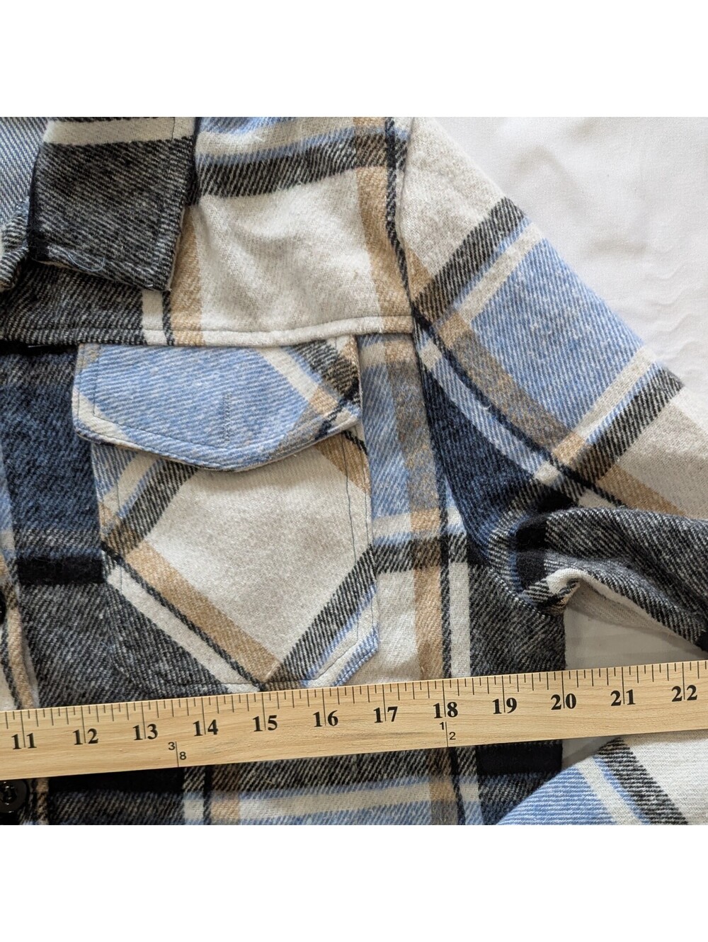 Shawnda Womens Cropped Plaid Flannel Shacket Jacket Small S Blue Tan Button Down - Picture 6 of 9